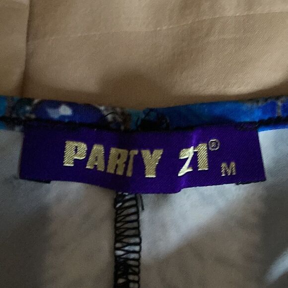 Party 21 3/4 Sleeve Blouson Top in Bejeweled Animal Print with Stripe. Size M. - Picture 7 of 10